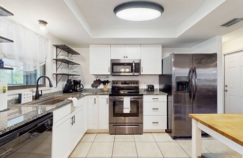 Port Charlotte House | Family and dog friendly pool home, close to beaches, harbor and river, W/D, AC
