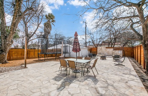 Uptown House | Family and Pet Friendly Getaway II