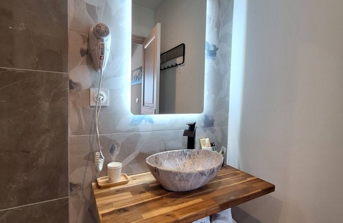 Sainte-Tulle House | Family apartment for 4 people - Domaine de la Mautanne*