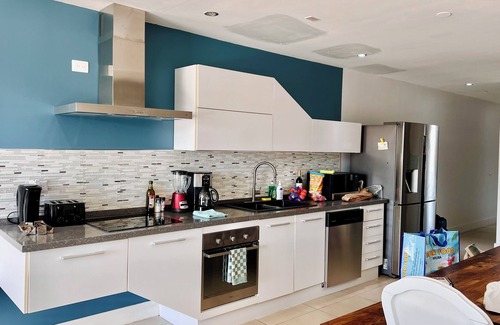 Palm Beach Apartment | Family apartment on Palm Beach. No car needed!