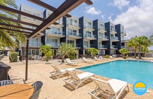 Palm Beach Apartment | Family apartment on Palm Beach. No car needed!