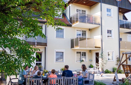 Gunzenhausen Apartment | Family apartment with animals and plenty of space to run around