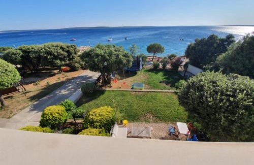 Mandre Apartment | Family Apartments Iris 20m from the beach, in Mandre