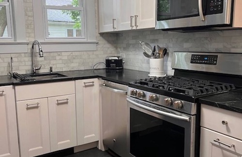 Manasquan House | Family beach house! 6 min bike ride to beach & ONE block to town!