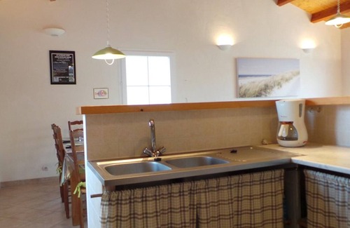 L'Epine House | Family Beach House with Garden, Terrace & BBQ - Sleeps 8, 400m from Shore