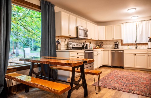 Packwood Cabin | Family Cabin on Cowlitz River-Covered Deck/Hot Tub/Games! Pet Friendly!