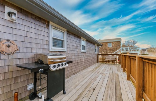 Sandwich House | Family Cape Escape—Beach, Boardwalk & Game Room