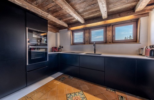 Courchevel Ski Chalet | Family Chalet with Spa in Courchevel 1850 – Ski-In/Ski-Out, Fireplace, Concierge Services