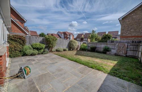 Maidenhead Apartment | Family & Contractor Friendly 3 bed house Sleeps 8 in Maidenhead