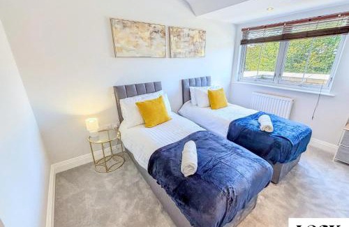 Maidenhead Apartment | Family & Contractor Friendly 3 bed house Sleeps 8 in Maidenhead