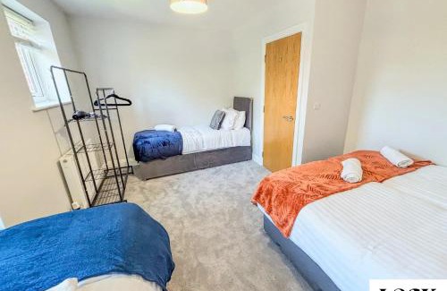 Maidenhead Apartment | Family & Contractor Friendly 3 bed house Sleeps 8 in Maidenhead