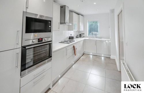 Maidenhead House | Family & Contractor house sleeps 8 - Maidenhead