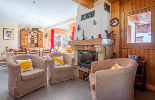 Les Bossons Ski Chalet | Family Cottage With Balcony In Chamonix
