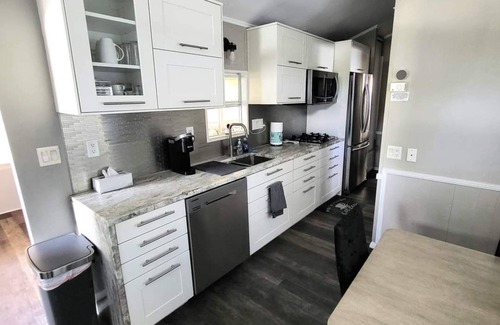 Braden River Cottage | Family cottage with private backyard