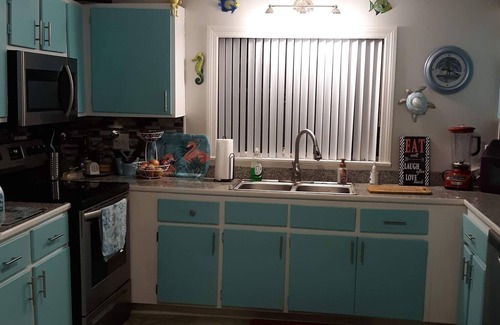 June Park Cottage | Family / dog friendly cottage close to beach
