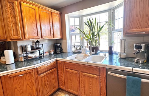 Medford House | Family & Dog Friendly-LG Kitchen-Gazebo &Fire Pit-