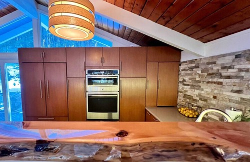 Bartlett Ski Chalet | Family & dog friendly ski chalet with fire pit