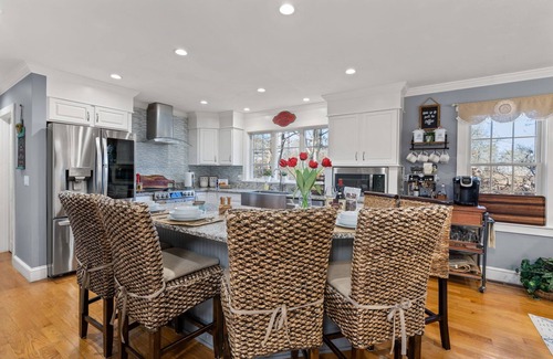 Barnstable House | Family Escape Luxury Retreat with Heated Pool&Firepit