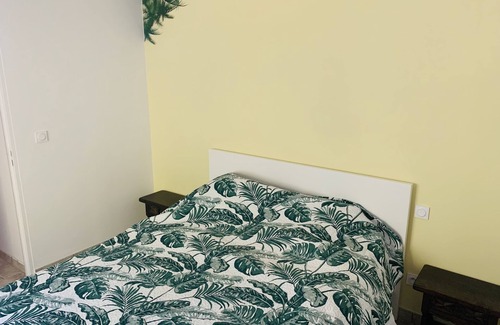 Salon-de-Provence Other | Family farmhouse