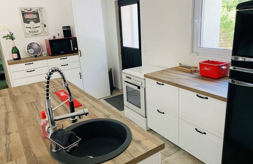 Salon-de-Provence Other | Family farmhouse