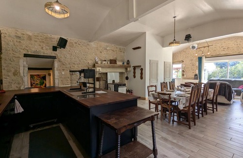 Magnac-Lavalette-Villars Cottage | Family home with private pool and garden for 11 people