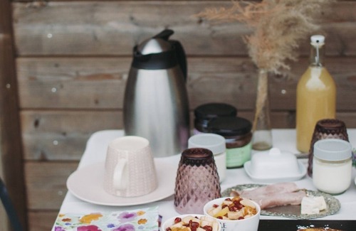 Sainte-Honorine-de-Ducy Apartment | Family lodge with terrace utha