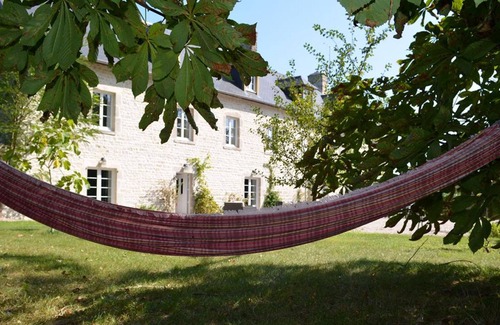 Sainte-Marie-du-Mont Cottage | Family-Friendly Cottage near Utah Beach with Sauna & Bikes