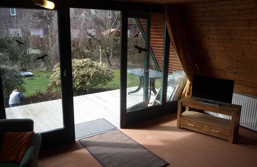Nordseebad Burhave House | Family-friendly holiday house with large garden and great features