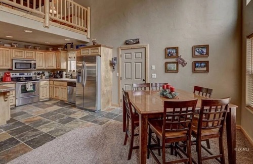 Meadow View Heights Cabin | Family Friendly Getaway