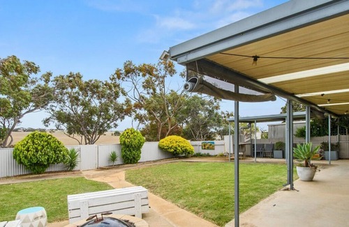 Tiddy Widdy Beach House | FAMILY FRIENDLY weekend getaway on the Yorke Peninsula