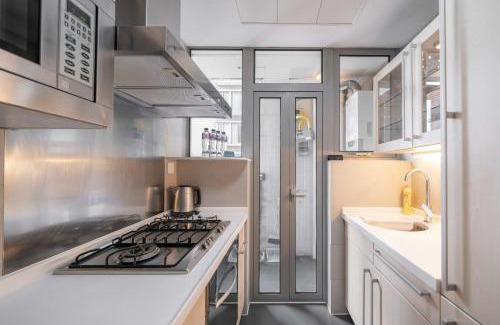 Xujiahui Apartment | Family Friendly 2 Bedroom Apartment Xujiahui Center