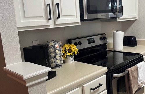 San Antonio House | Family-Friendly 2Bedroom/2Bathroom Getaway Close to Theme Parks, UTSA, & Dining.