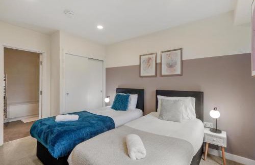 Bedford Apartment | Family Friendly 2BR in Bedford, Parking, Free Wi-Fi, Gym and Cinema room