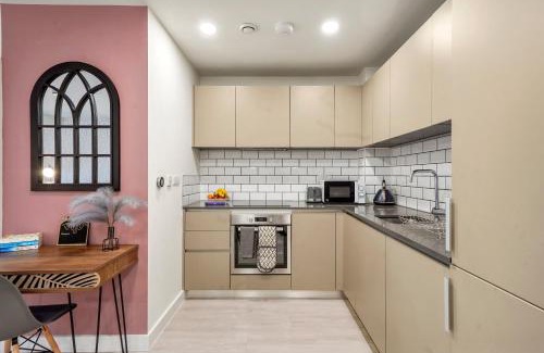 Bedford Apartment | Family Friendly 2BR in Bedford, Parking, Free Wi-Fi, Gym and Cinema room