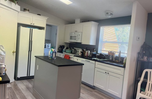 Newport Cabin | Family friendly 3-bedroom lake front cabin in Newport with a private dock