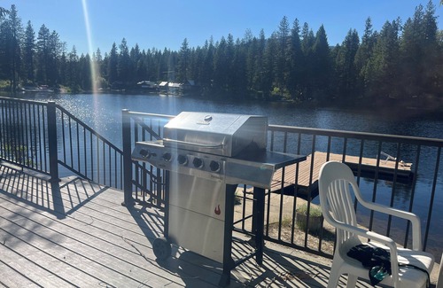 Newport Cabin | Family friendly 3-bedroom lake front cabin in Newport with a private dock