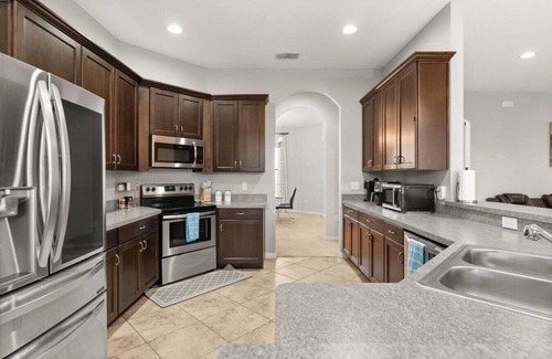 Lake Wales House | Family-Friendly 3BR Getaway BBQ Game Room Fun