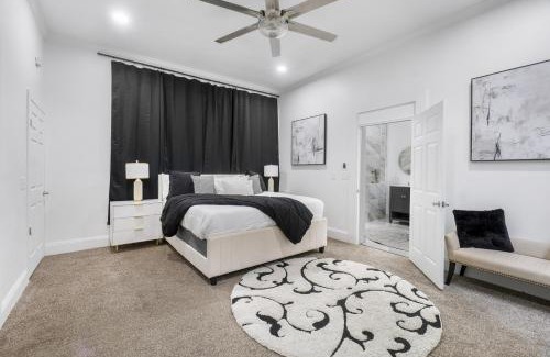 Montgomery House | Family-Friendly 5BR | Sleeps 15 | 3 mins Downtown!