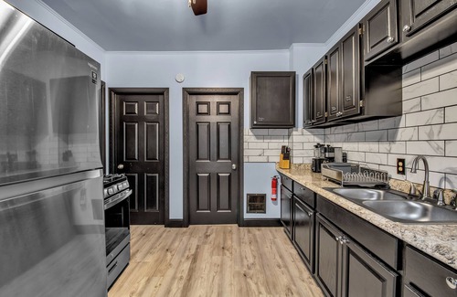 Buffalo House | Family-Friendly 6-bedroom house in Charming Buffalo with WiFi, AC