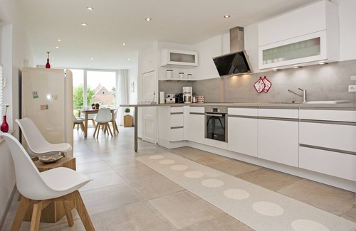 Borkum Apartment | Family-friendly apartment with garden and sauna, 500 m from the beach