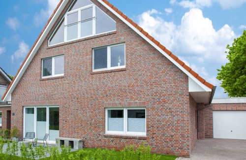Borkum Apartment | Family-friendly apartment with garden and sauna, 500 m from the beach