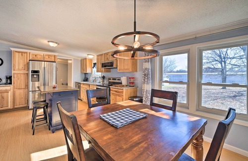 Afton House | Family-Friendly Bernice Home: 2 Mi to Lake & Park!