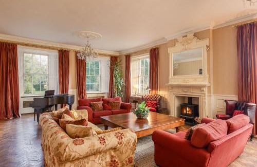 Hunmanby House | Family friendly, big beautiful 17th Century house