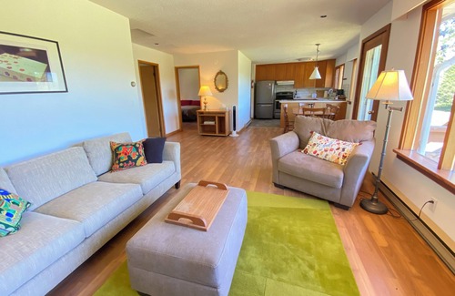 Sturdies Bay House | Family friendly home centrally located on Galiano Island