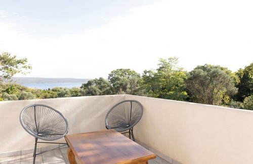 Nerezine House | Family friendly, charming 3 bedroom house with AC and WIFI in beautiful Nerezine