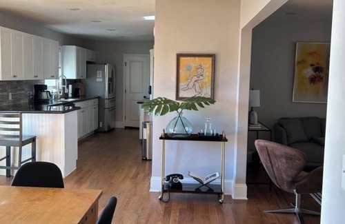 Sugar Hill House | Family Friendly - close to Sugar Hill shopping, restaurants