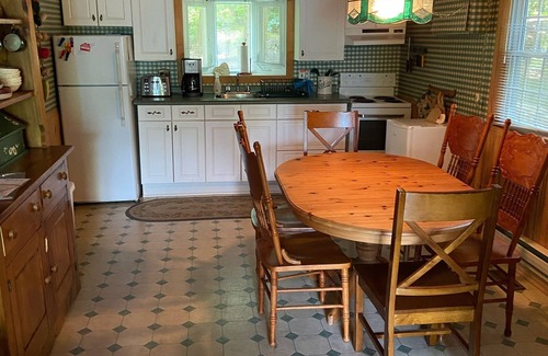 Minden Cottage | Family-friendly cottage right on Drag River