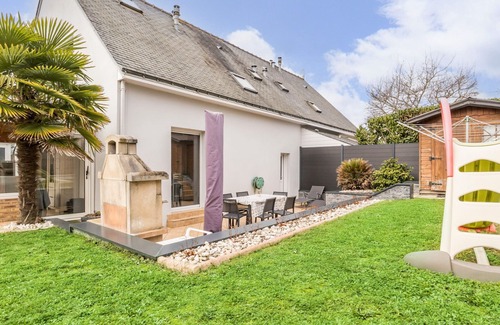 La Baule-Escoublac Cottage | Family-Friendly Cottage with Garden, Terrace & WiFi in La Baule