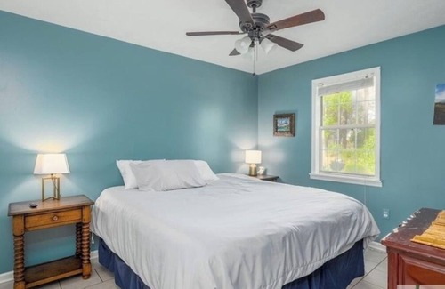 Savannah Cottage | Family friendly cottage w/ POOL! <20min drive to downtown or beach! Pet friendly