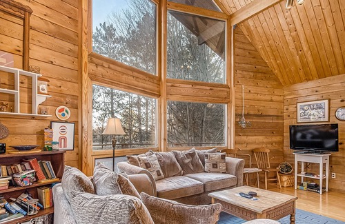 Thompsonville House | Family friendly, dog-friendly home with resort access - close to ski lifts!